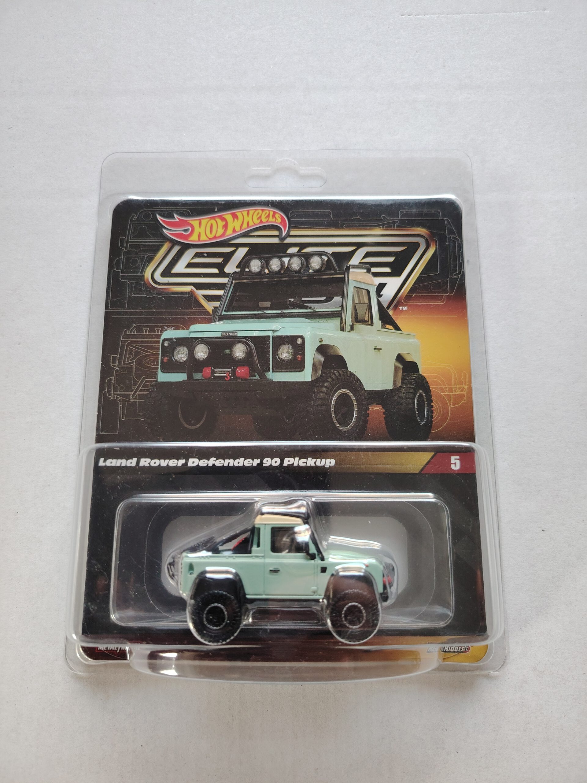 Hot Wheels RLC Elite 64 Land Rover Defender 90 Pickup